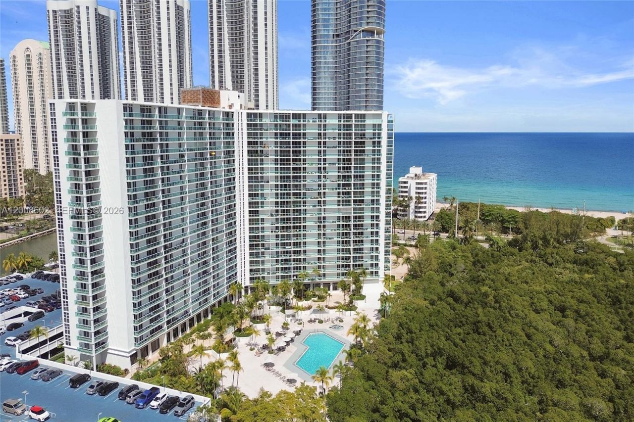 100 Bayview Dr , Unit 603, Sunny Isles Beach, FL 33160 Photo