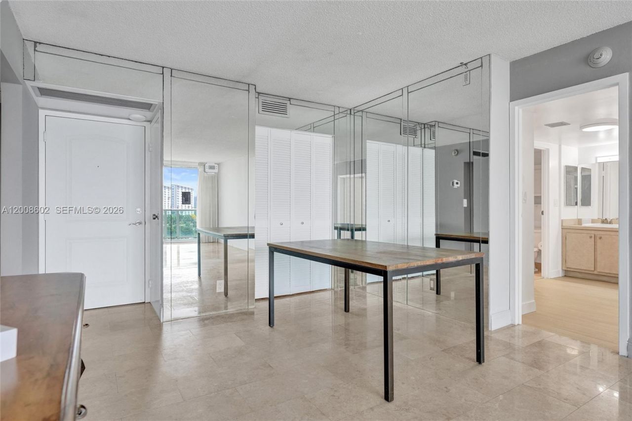 100 Bayview Dr , Unit 603, Sunny Isles Beach, FL 33160 Photo