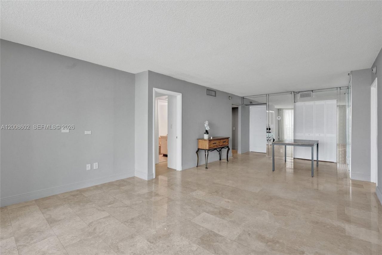 100 Bayview Dr , Unit 603, Sunny Isles Beach, FL 33160 Photo