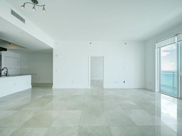 950 Brickell Bay Dr , Unit 4805, Miami, FL 33131