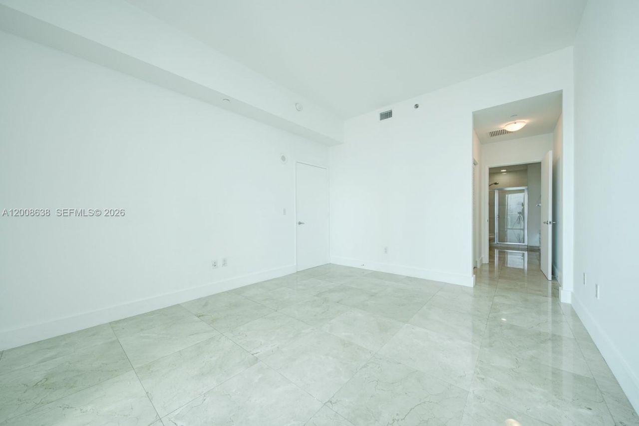 950 Brickell Bay Dr , Unit 4805, Miami, FL 33131 Photo