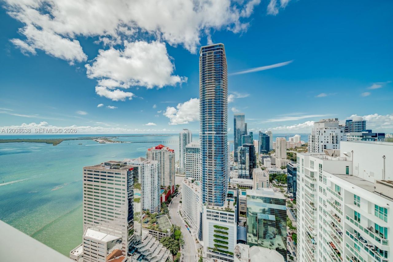 950 Brickell Bay Dr , Unit 4805, Miami, FL 33131 Photo
