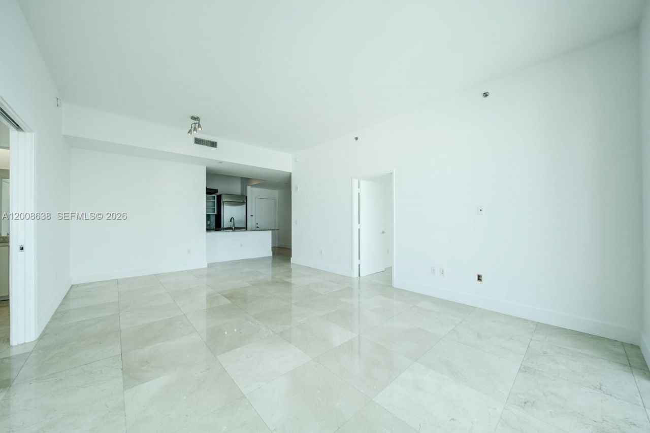 950 Brickell Bay Dr , Unit 4805, Miami, FL 33131 Photo