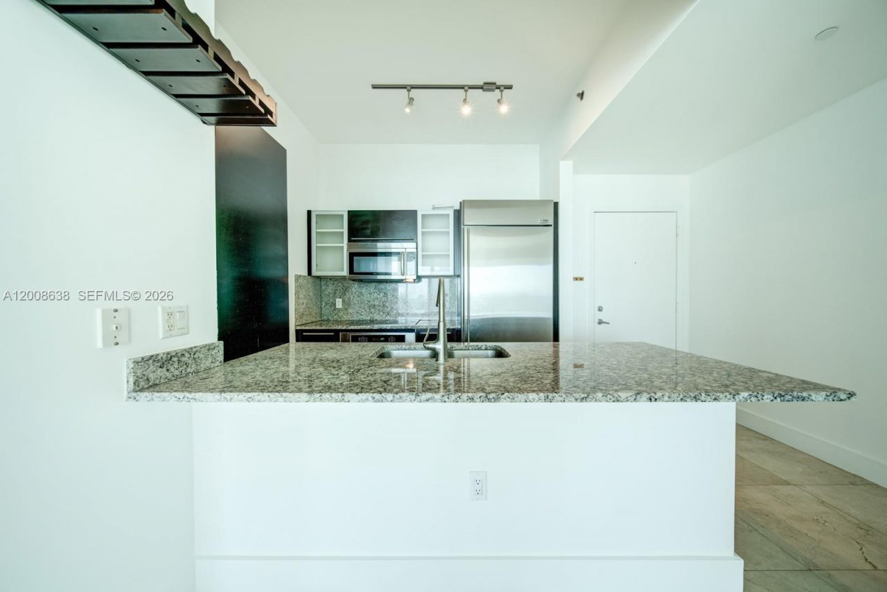 950 Brickell Bay Dr , Unit 4805, Miami, FL 33131 Photo