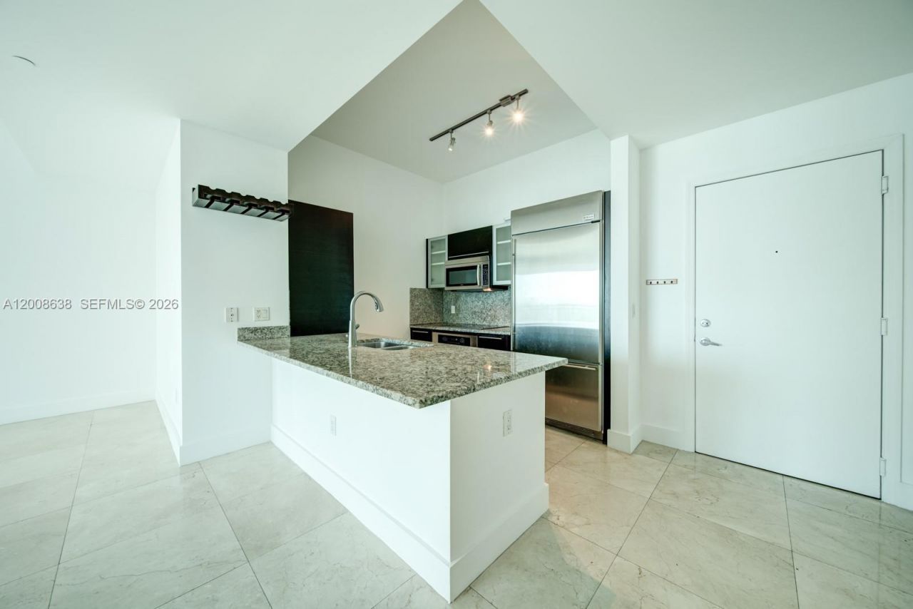 950 Brickell Bay Dr , Unit 4805, Miami, FL 33131 Photo