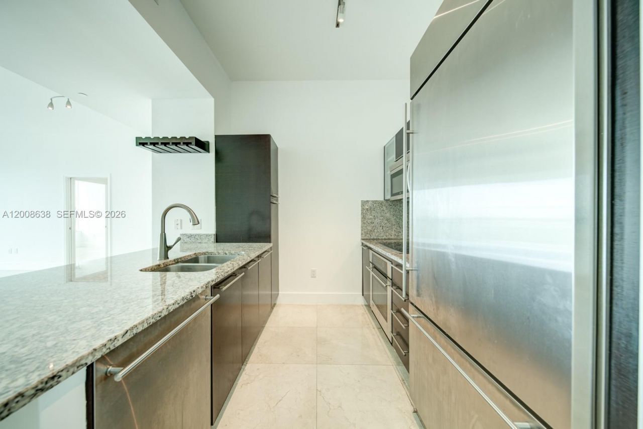 950 Brickell Bay Dr , Unit 4805, Miami, FL 33131 Photo