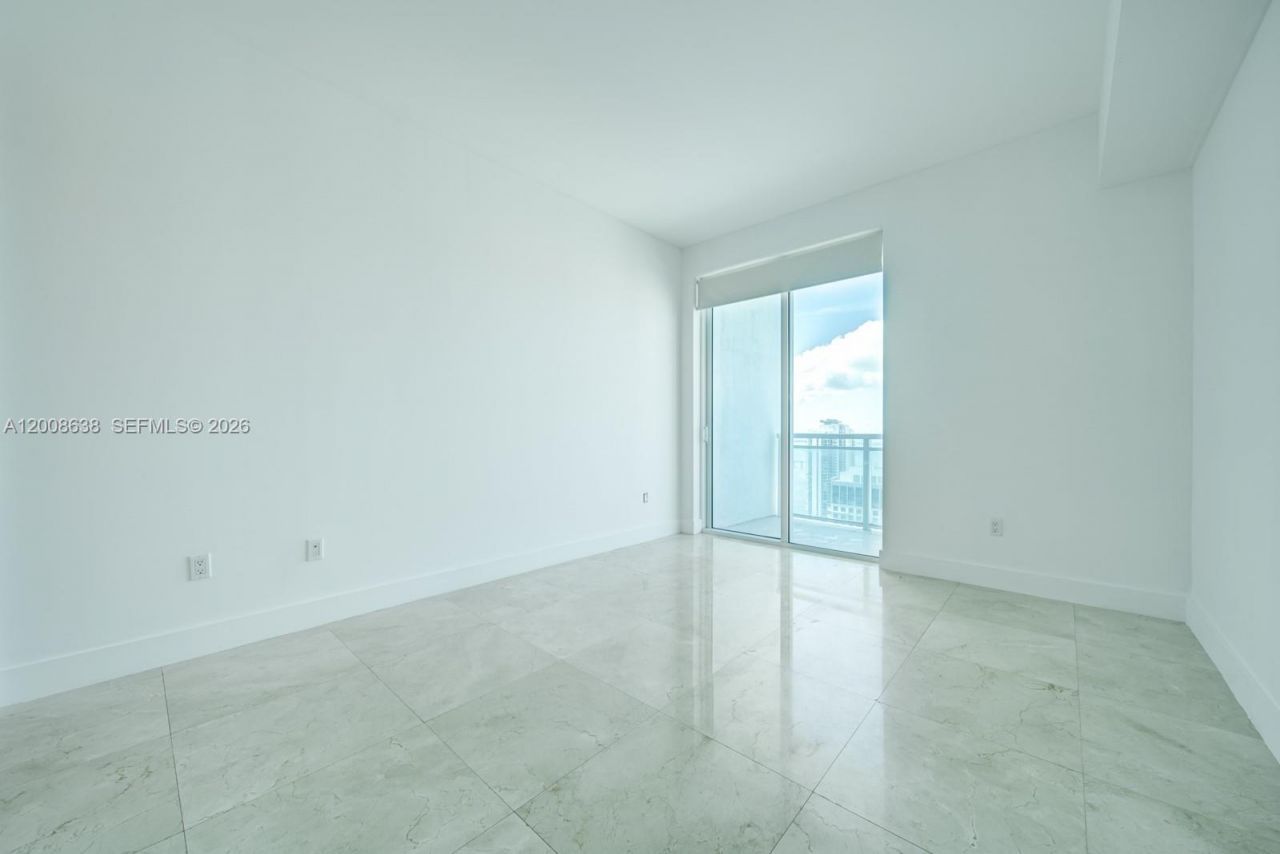 950 Brickell Bay Dr , Unit 4805, Miami, FL 33131 Photo