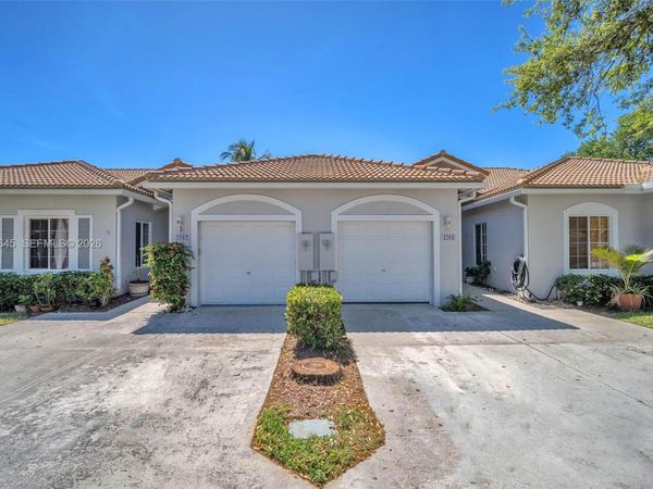 4266 SW 10th Pl, Deerfield Beach, FL 33442