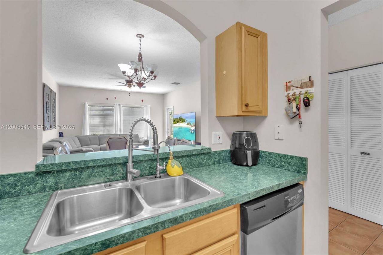 4266 SW 10th Pl, Deerfield Beach, FL 33442 Photo
