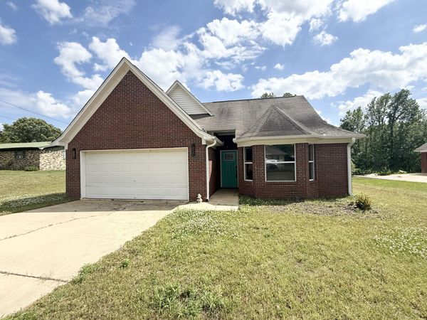 137 Larry Webb St., Saltillo, MS 38866