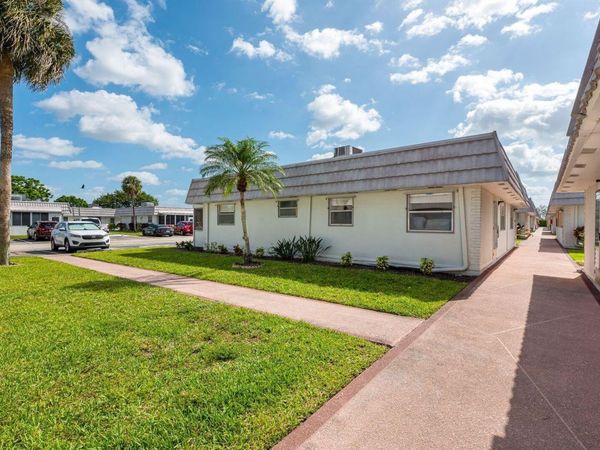 92 Valencia Drive, Unit D, Delray Beach, FL 33446