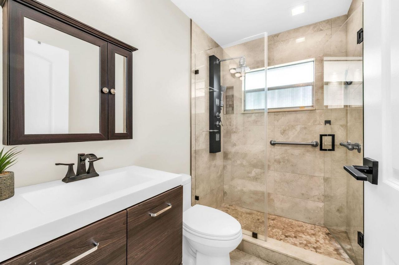 92 Valencia Drive, Unit D, Delray Beach, FL 33446 Photo