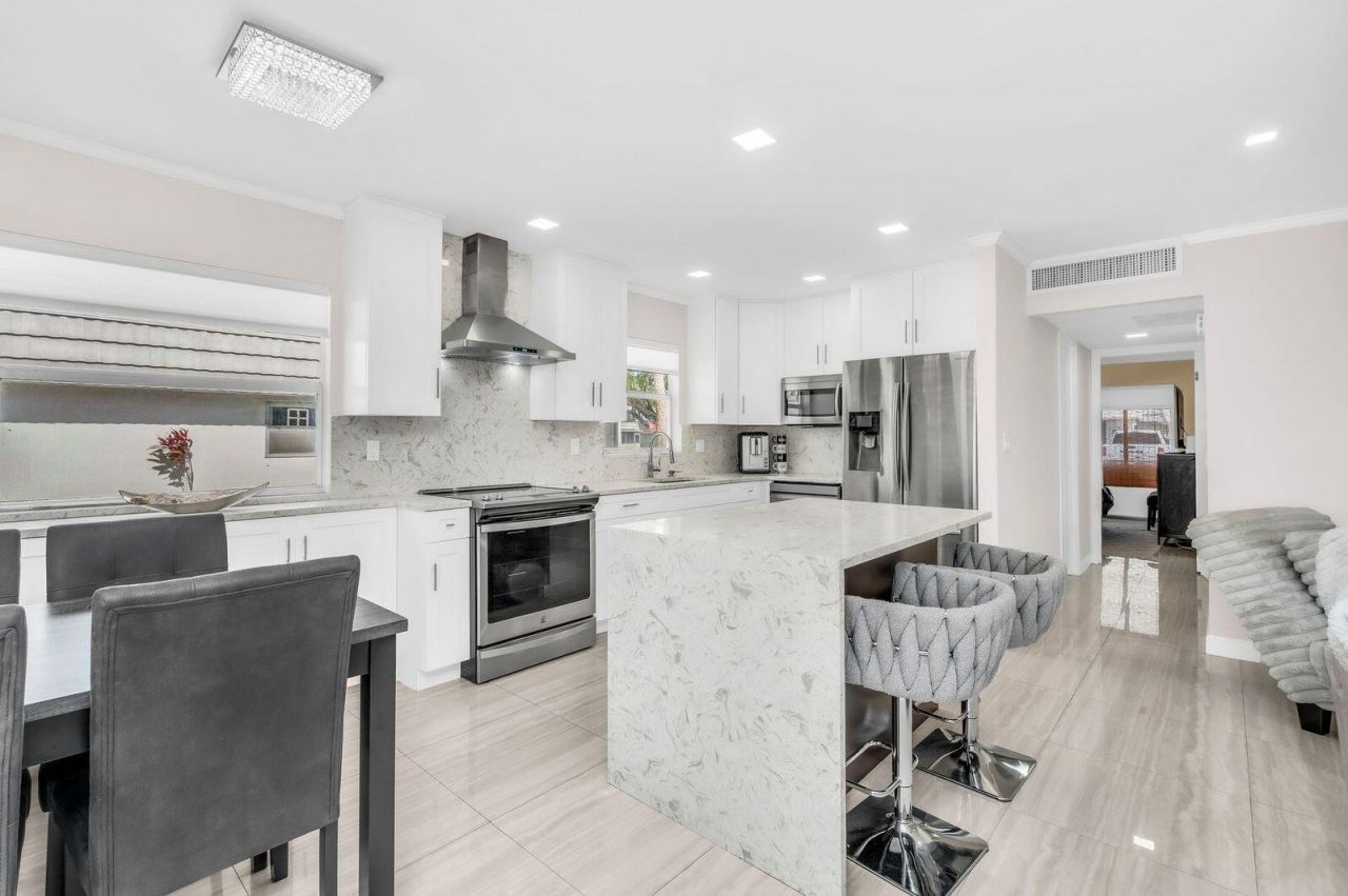 92 Valencia Drive, Unit D, Delray Beach, FL 33446 Photo