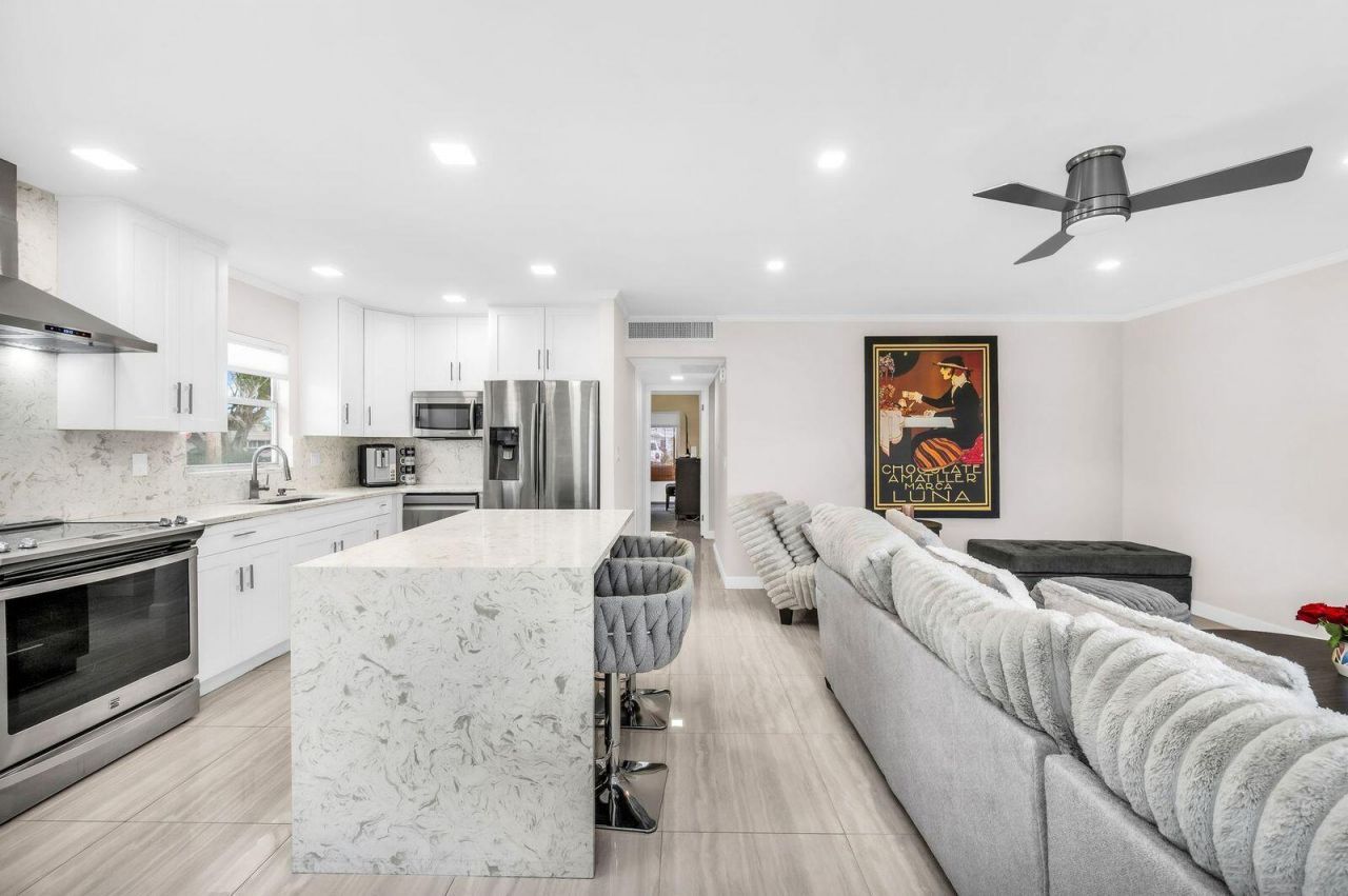 92 Valencia Drive, Unit D, Delray Beach, FL 33446 Photo