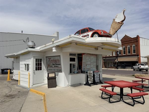 401 Commercial Street , La Porte City, IA 50651