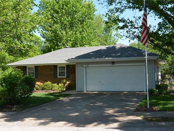 1102 Halsey Terrace, Harrisonville, MO 64701