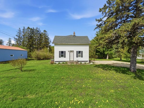 132 Gates Avenue, Kenyon, MN 55946