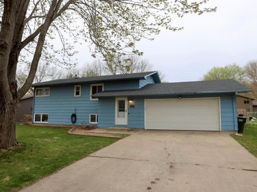1468 Loren Street, Saint Peter, MN 56082