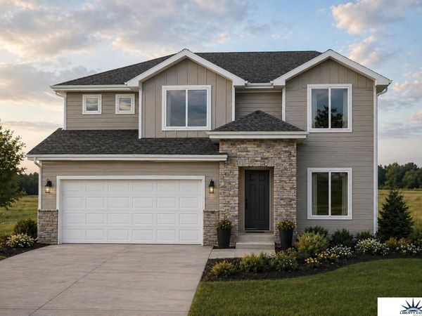 6913 Flint Drive, Papillion, NE 68046