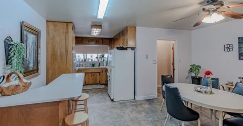 1618 Oakwood Dr, Modesto, CA 95350 Photo