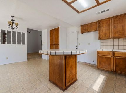 1050 W Tuolumne Rd, Turlock, CA 95382 Photo