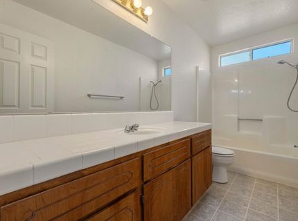 1050 W Tuolumne Rd, Turlock, CA 95382 Photo