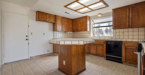 1050 W Tuolumne Rd, Turlock, CA 95382 Photo