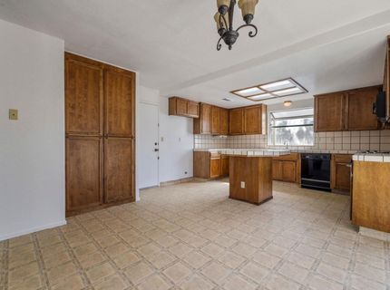 1050 W Tuolumne Rd, Turlock, CA 95382 Photo