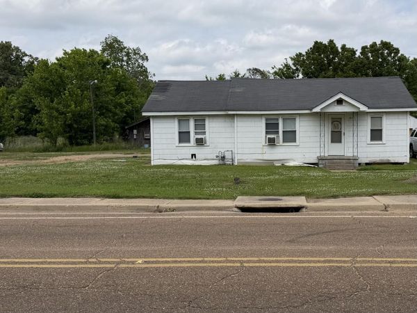 2011 Carrollton Avenue, Greenwood, MS 38930