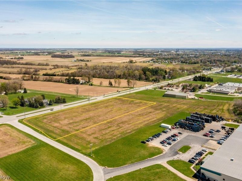 1085 W Main Street, Bellevue, OH 44811 Photo 2