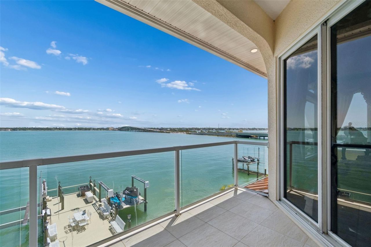 1203 Bay Drive, Belleair Beach, FL 33786 Photo