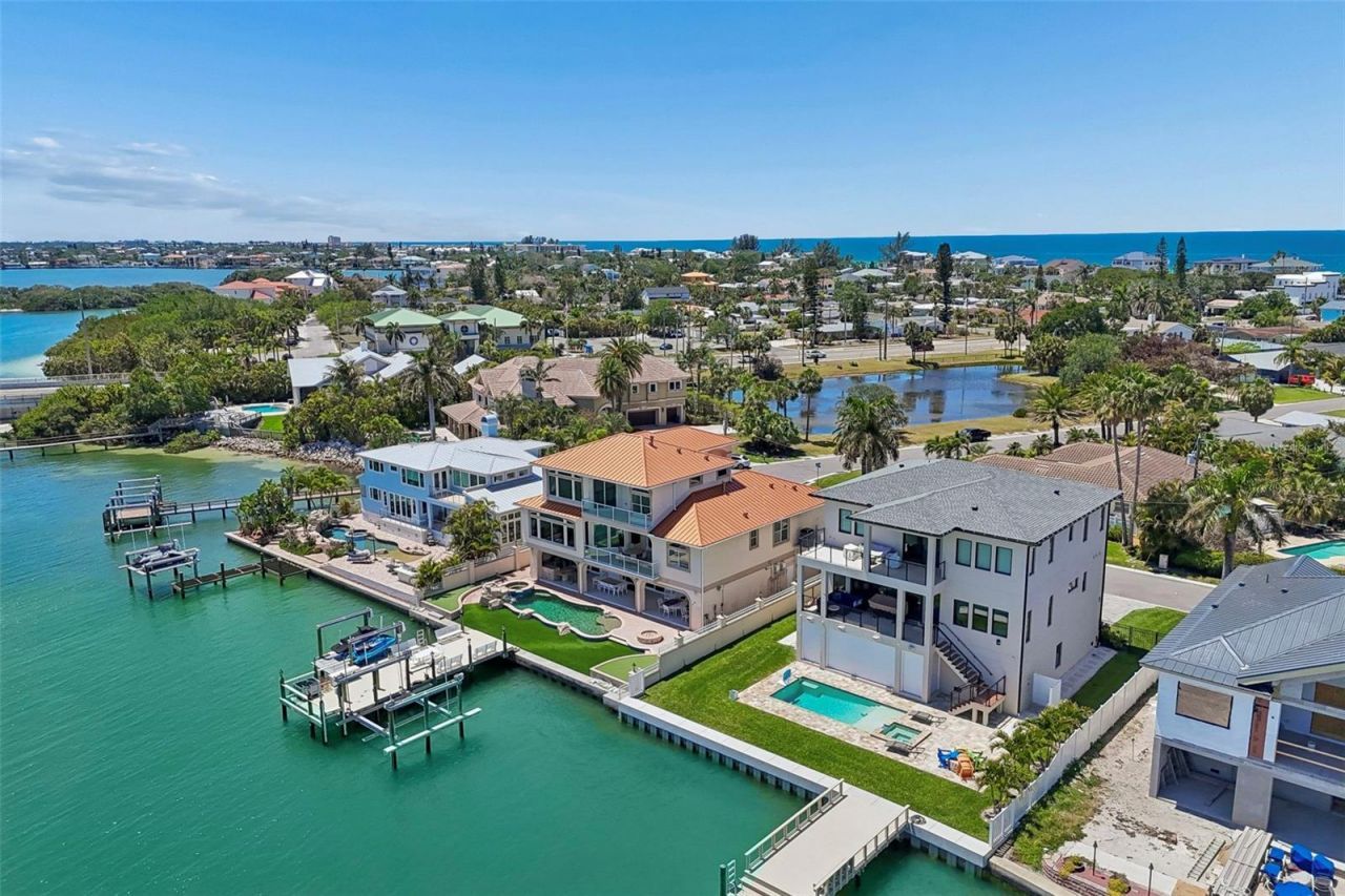 1203 Bay Drive, Belleair Beach, FL 33786 Photo