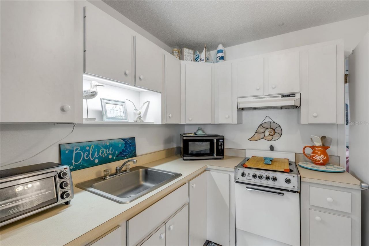 541 S Peninsula Avenue, Unit A19, New Smyrna Beach, FL 32169 Photo