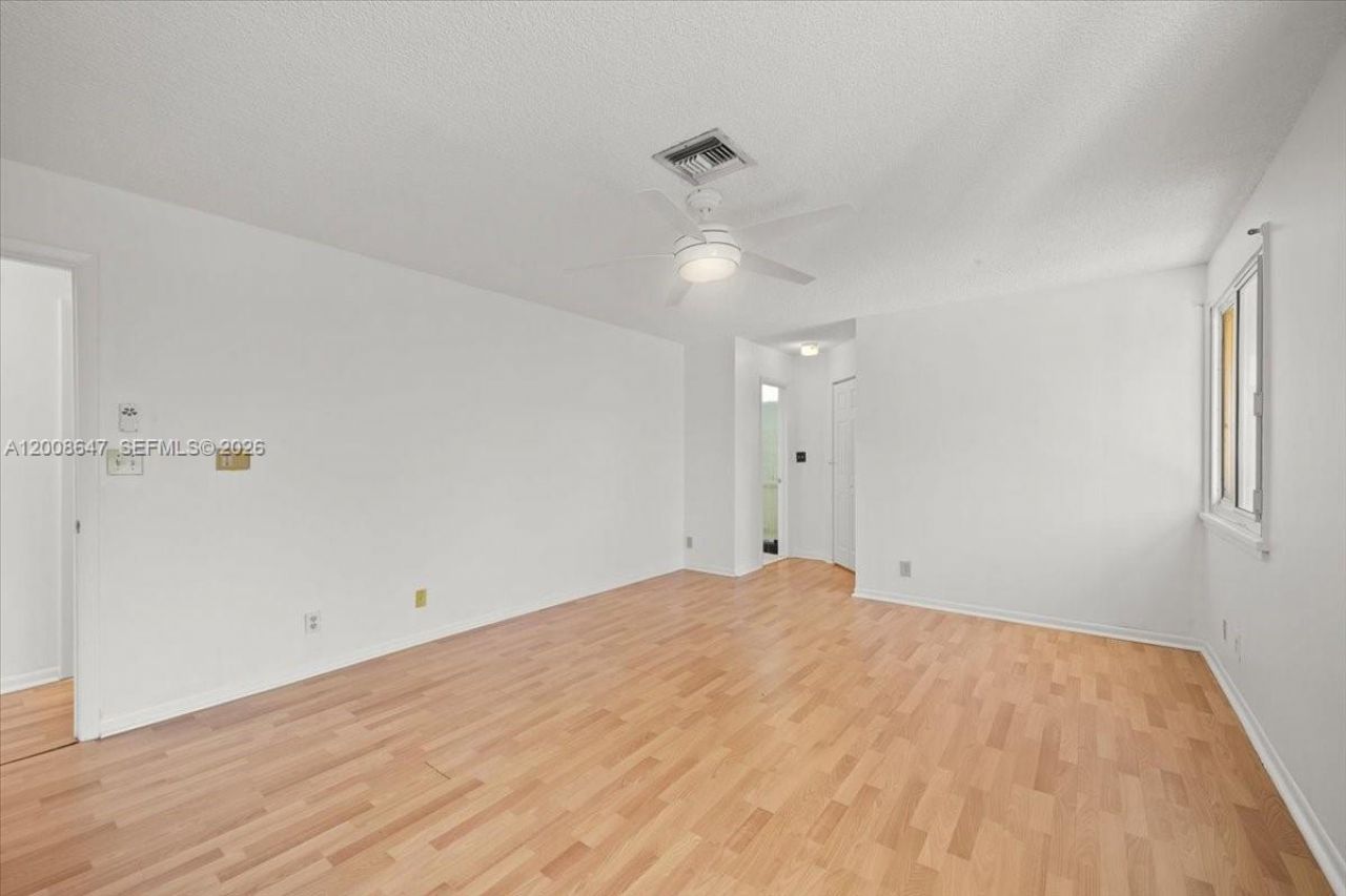 2560 Bass Way, Unit 2560, Cooper City, FL 33026 Photo