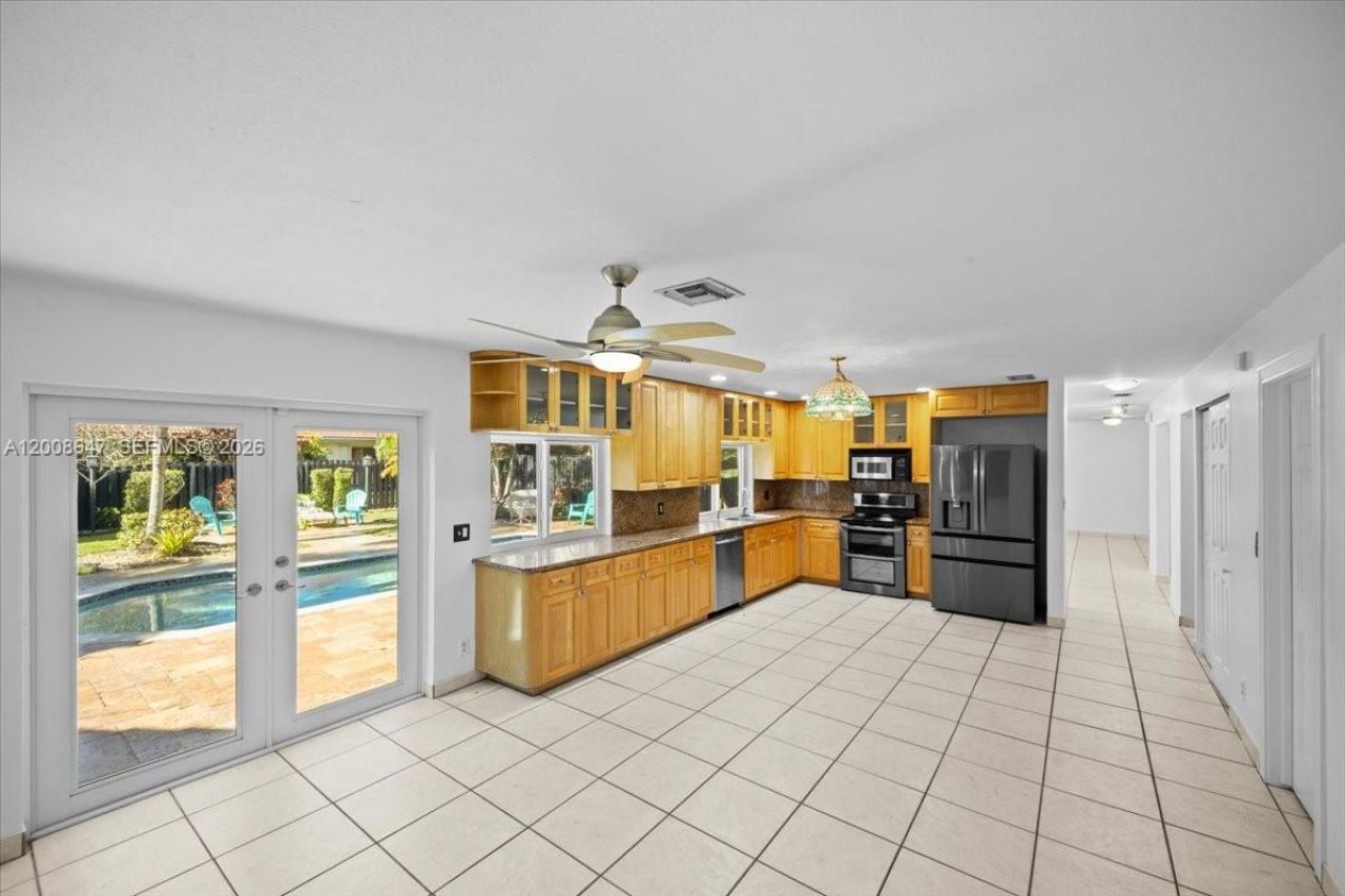 2560 Bass Way, Unit 2560, Cooper City, FL 33026 Photo