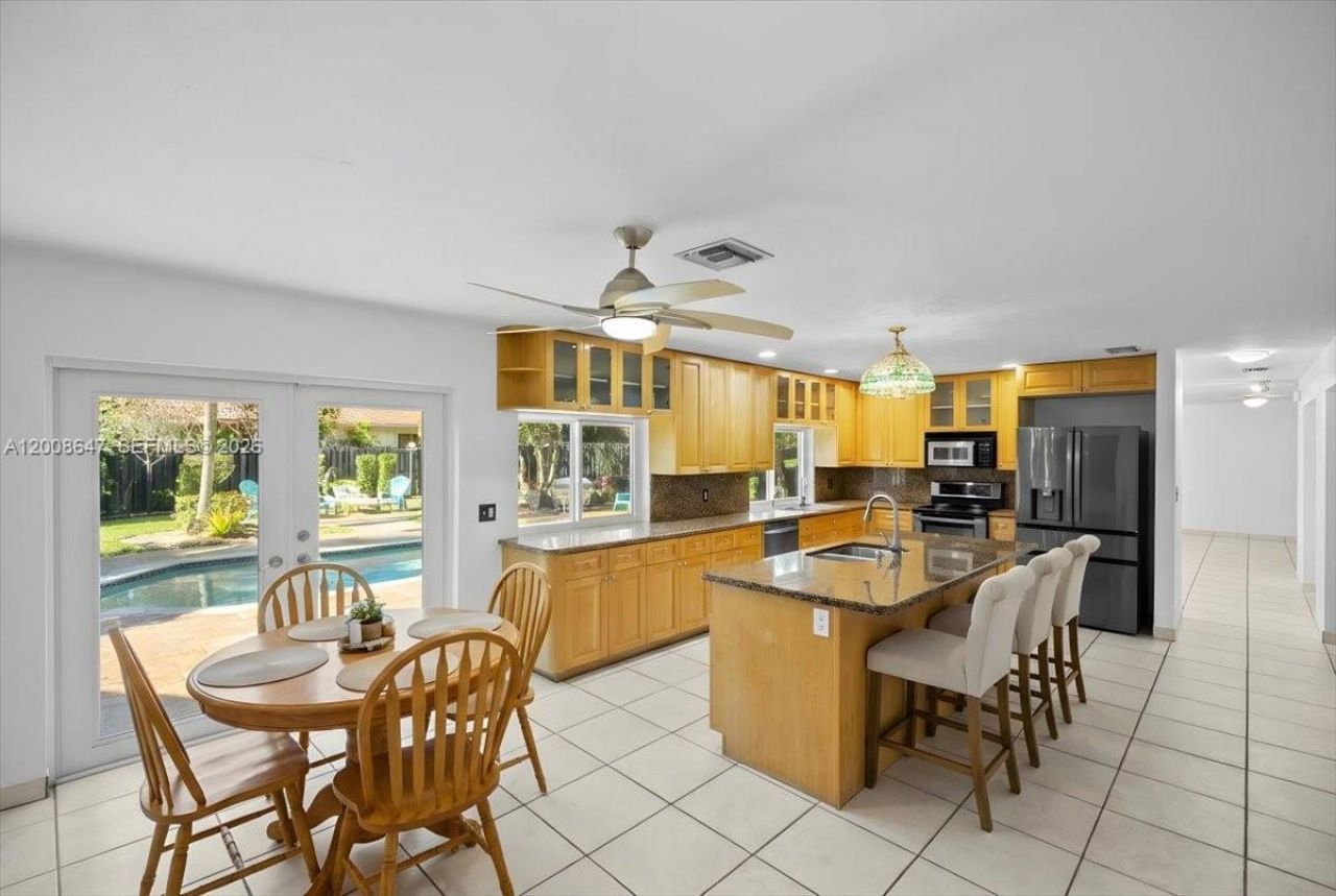 2560 Bass Way, Unit 2560, Cooper City, FL 33026 Photo