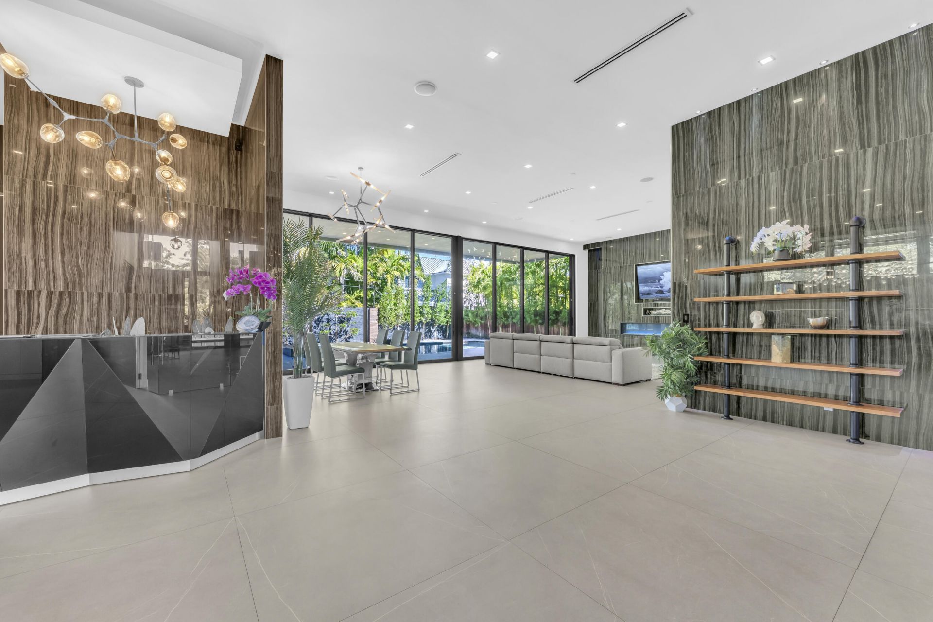 2401 NE 13th Street, Fort Lauderdale, FL 33304 Photo