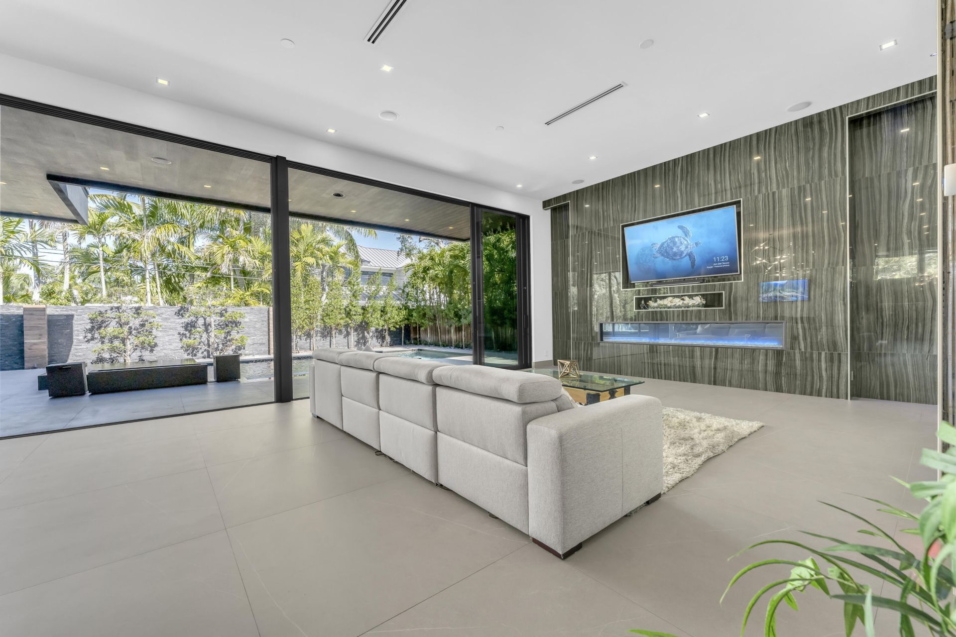 2401 NE 13th Street, Fort Lauderdale, FL 33304 Photo