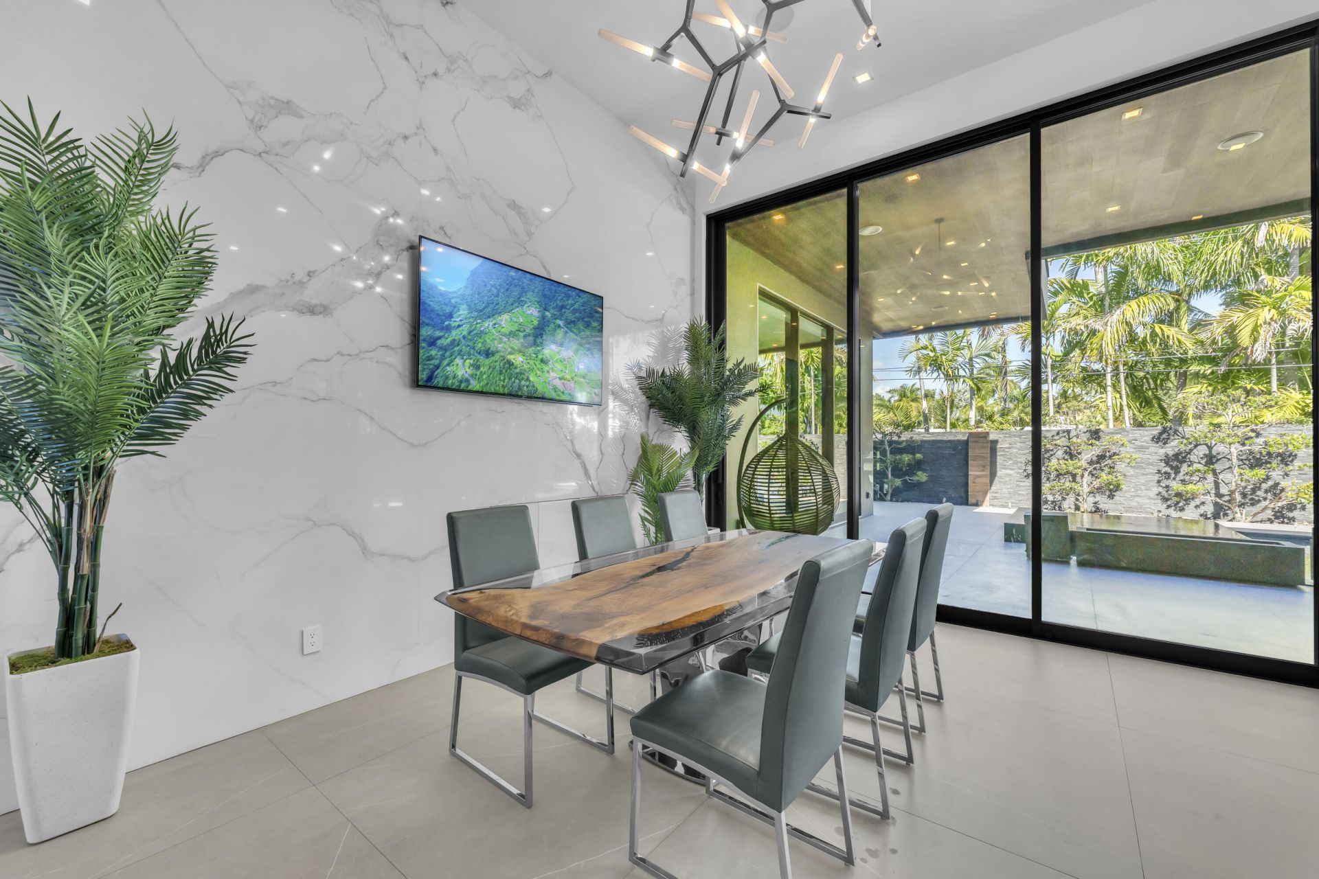 2401 NE 13th Street, Fort Lauderdale, FL 33304 Photo