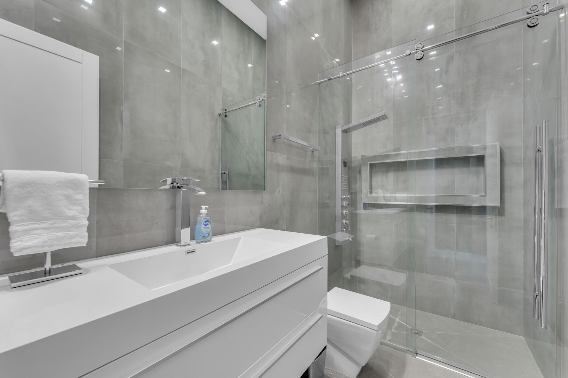 2401 NE 13th Street, Fort Lauderdale, FL 33304 Photo