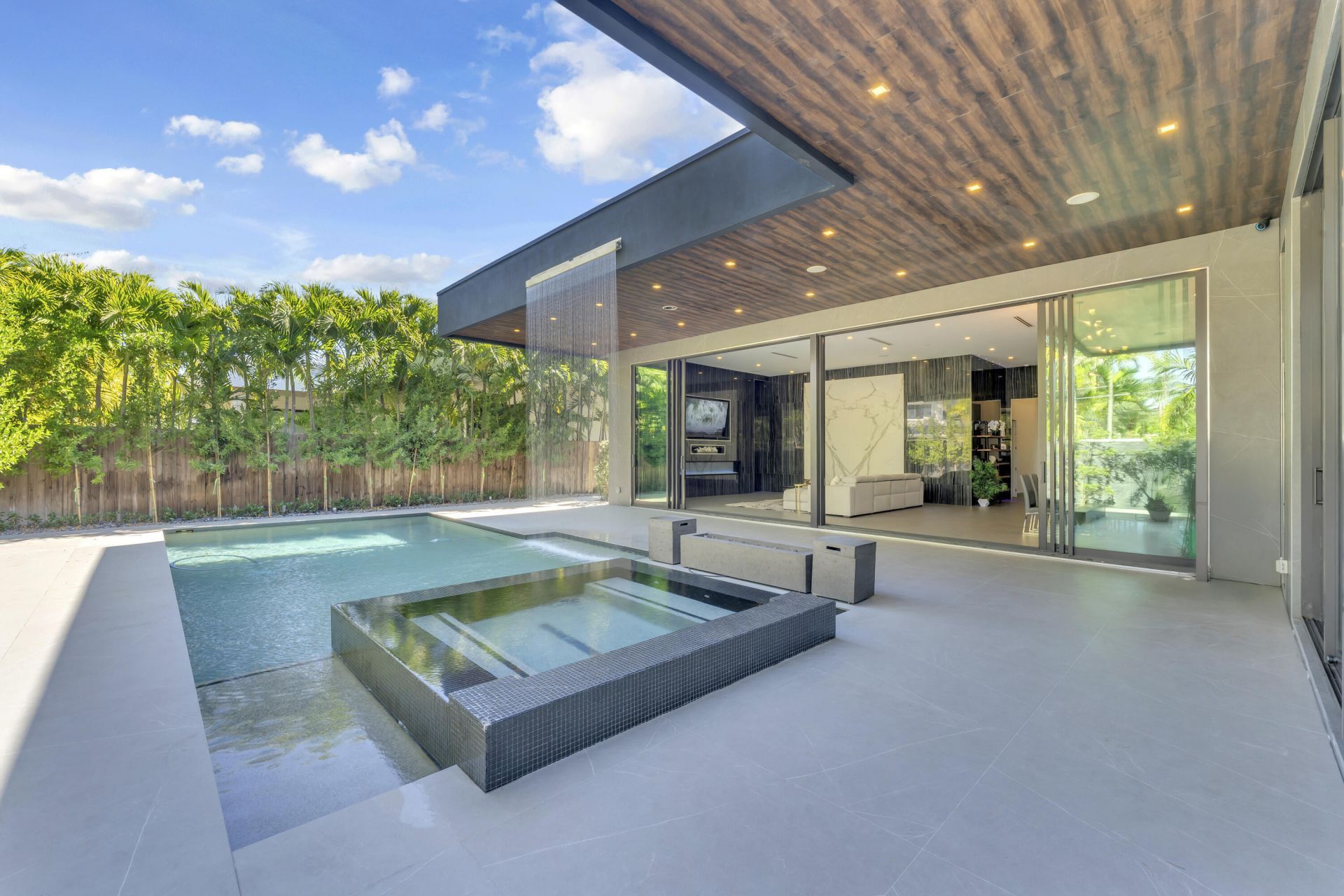 2401 NE 13th Street, Fort Lauderdale, FL 33304 Photo