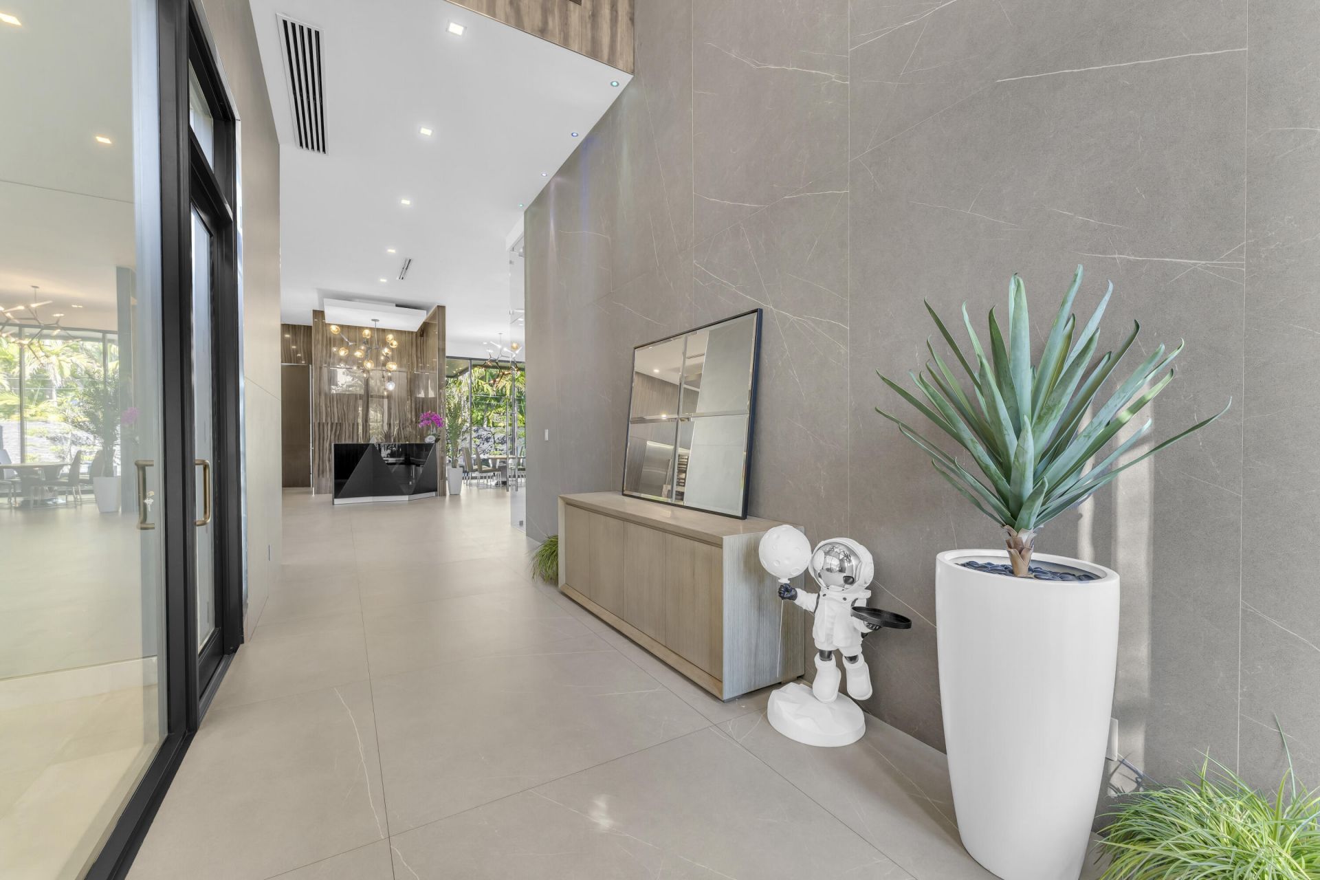 2401 NE 13th Street, Fort Lauderdale, FL 33304 Photo