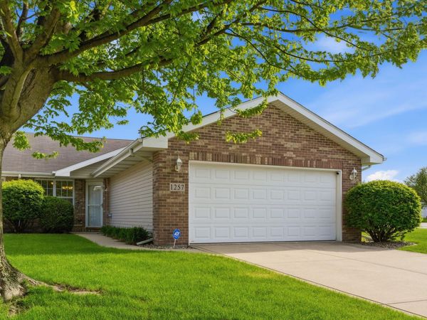 1257 W 84th Lane , Merrillville, IN 46410