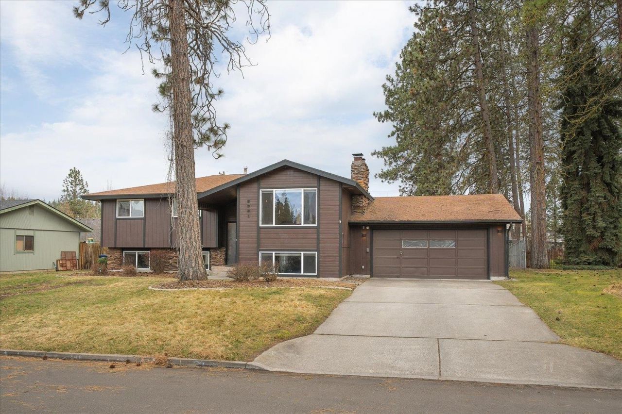 5231 W Rosewood Ave, Spokane, WA 99208 Main Photo