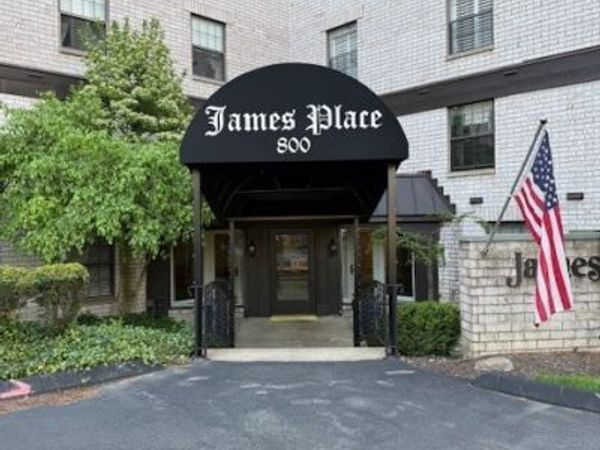 800 Brick Mill Run , Westlake, OH 44145