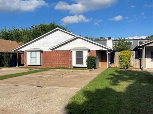 1906 Christie Drive, Midwest City, OK 73110