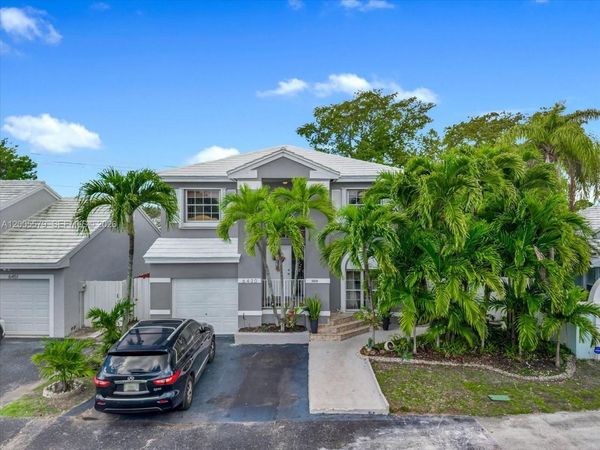6430 SW 112th Pl , Miami, FL 33173