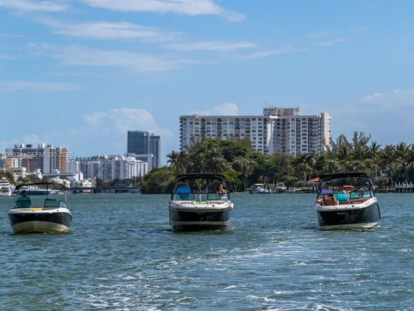 910 West Ave , Miami Beach, FL 33139