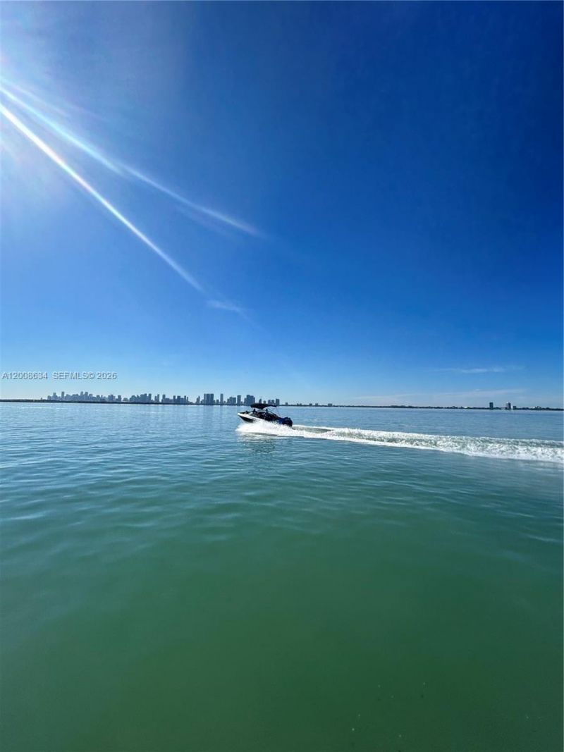 910 West Ave , Miami Beach, FL 33139 Photo