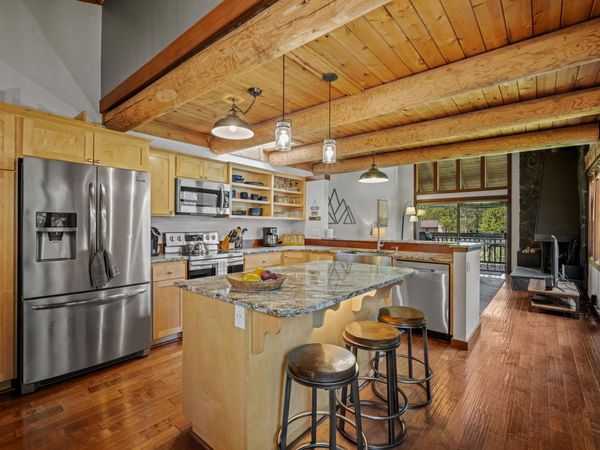 57089 Wild Lily Lane, Unit 16, Sunriver, OR 97707